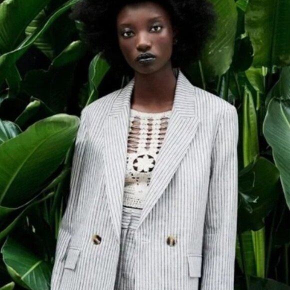 Zara Shorts with Black & White stripes SIZE XL 2542/145/066 - Picture 2 of 7